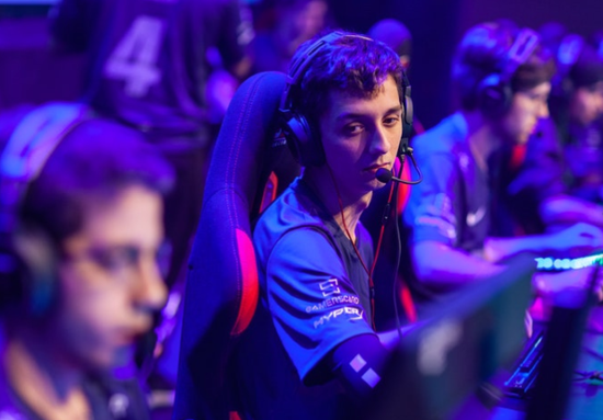 AYANEO全新迷你主机AM03亮相支持立式摆放设计